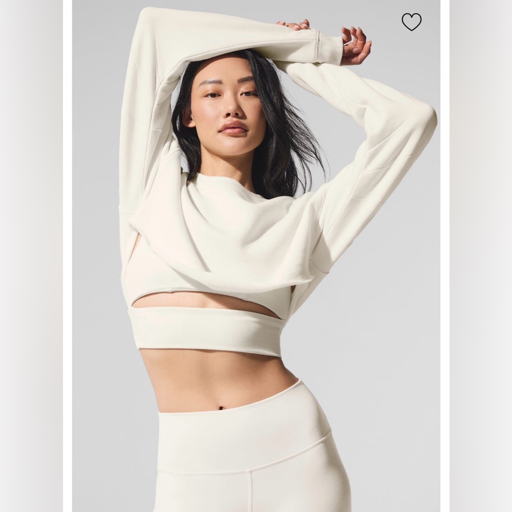 Elegant Cream Women's Top - Picture 6 of 6